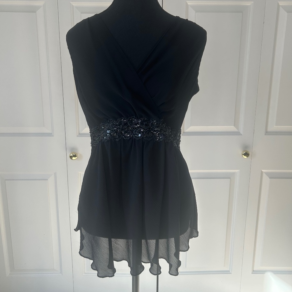 Cha Cha Vente Black Crepe Top with Sequin Band Around Waist Size M